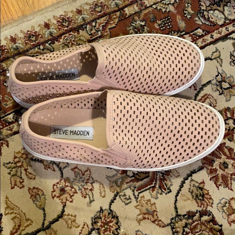 Steven Madden fashion sneaker